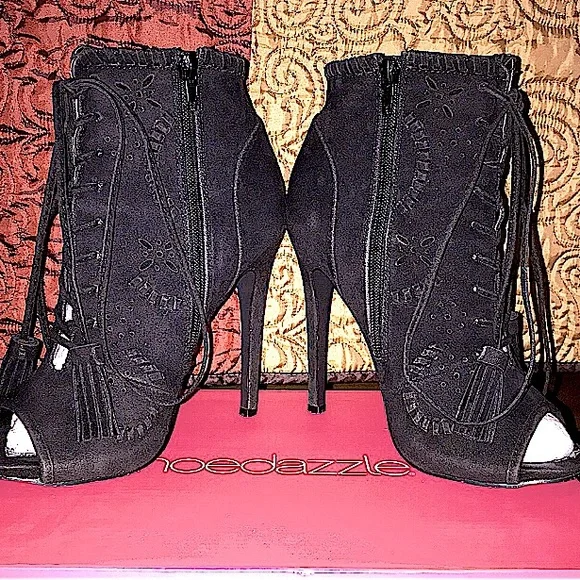 (EUC) Shoe Dazzle Cheyenne Black Suede Stiletto Ankle High Boots - Picture 3 of 7